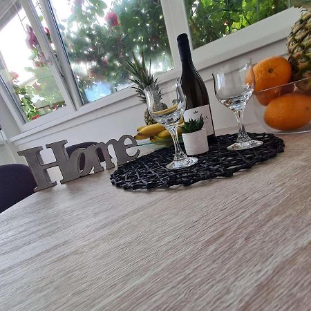 Apartmani Lovre I Zara المظهر الخارجي الصورة