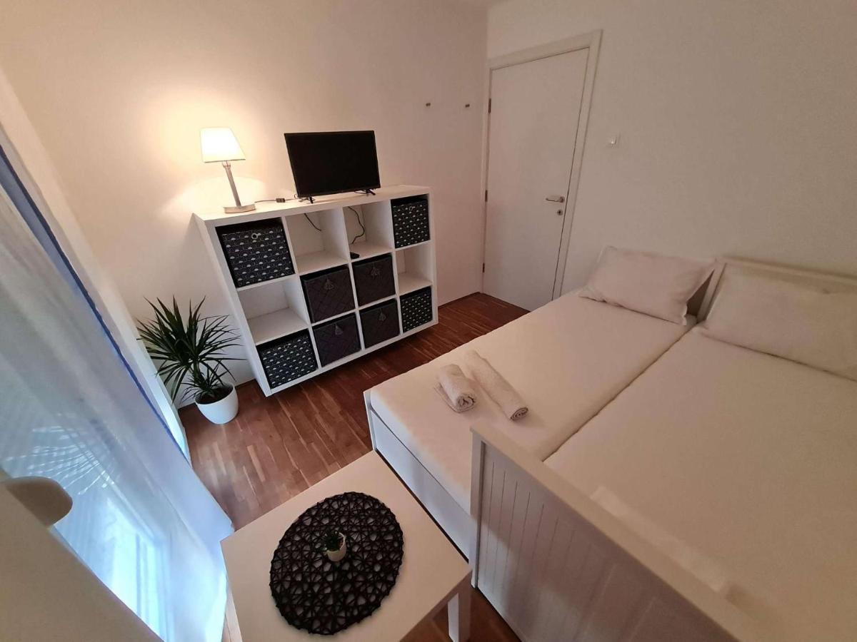 Apartmani Lovre I Zara المظهر الخارجي الصورة