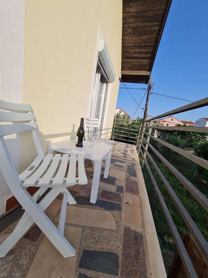 Apartmani Lovre I Zara المظهر الخارجي الصورة