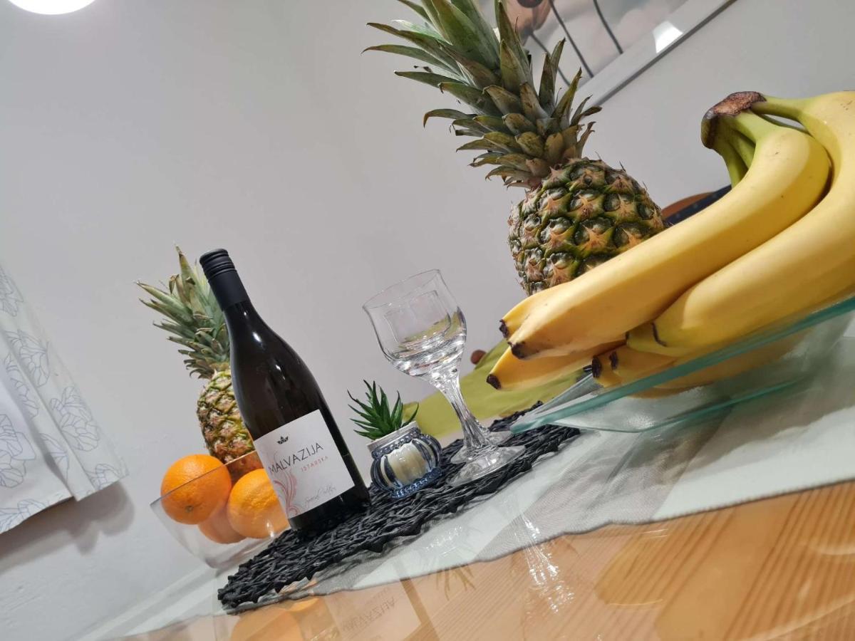 Apartmani Lovre I Zara المظهر الخارجي الصورة
