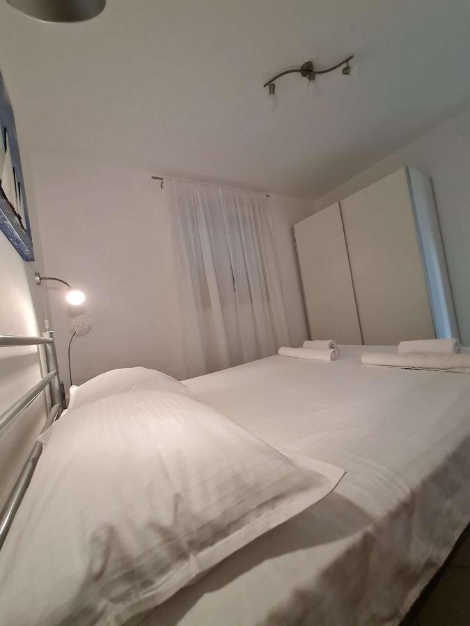 Apartmani Lovre I Zara المظهر الخارجي الصورة