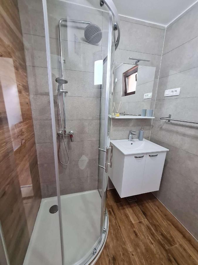 Apartmani Lovre I Zara المظهر الخارجي الصورة