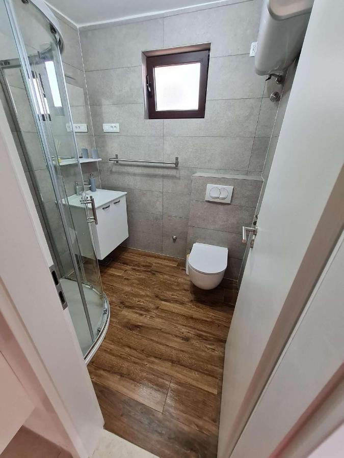 Apartmani Lovre I Zara المظهر الخارجي الصورة