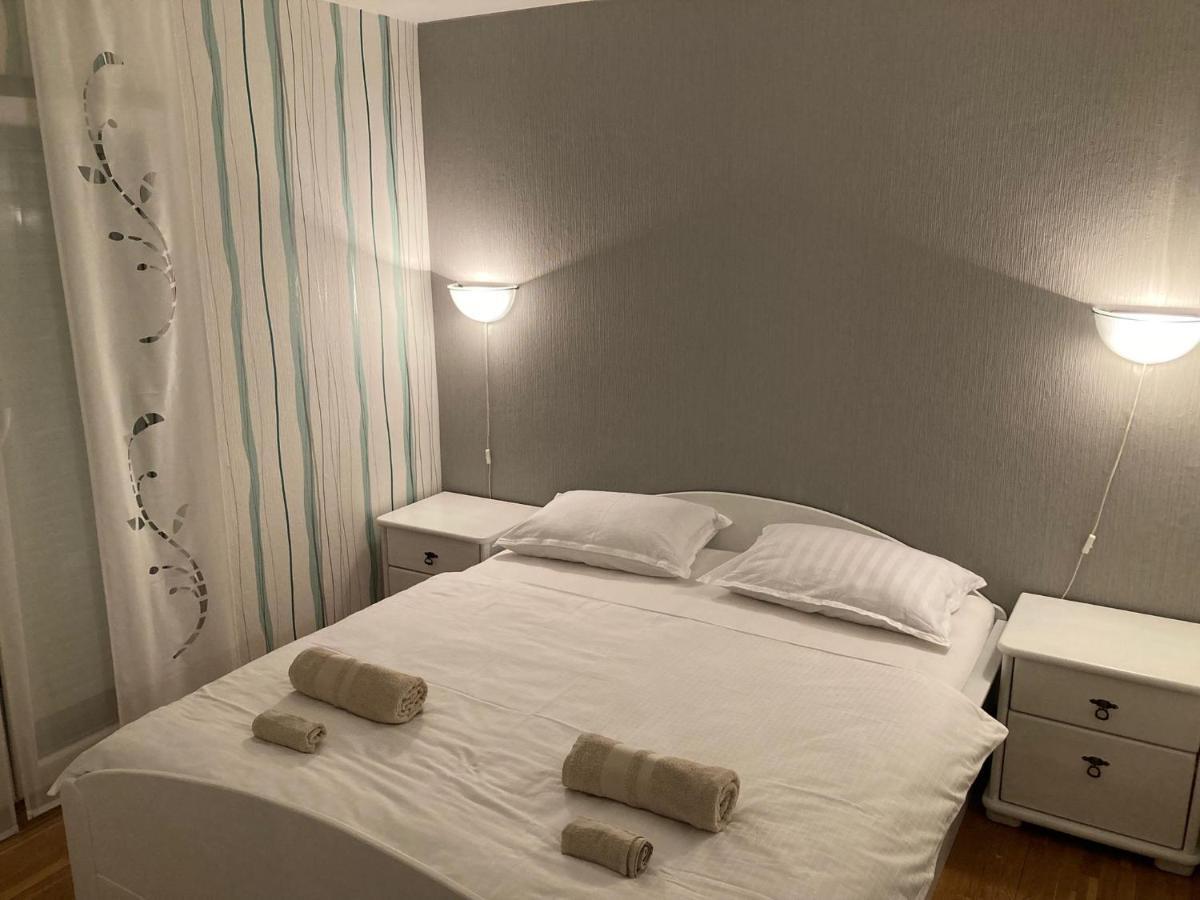 Apartmani Lovre I Zara المظهر الخارجي الصورة