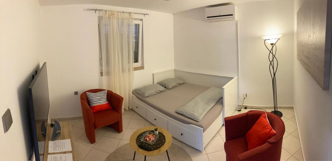 Apartmani Lovre I Zara المظهر الخارجي الصورة
