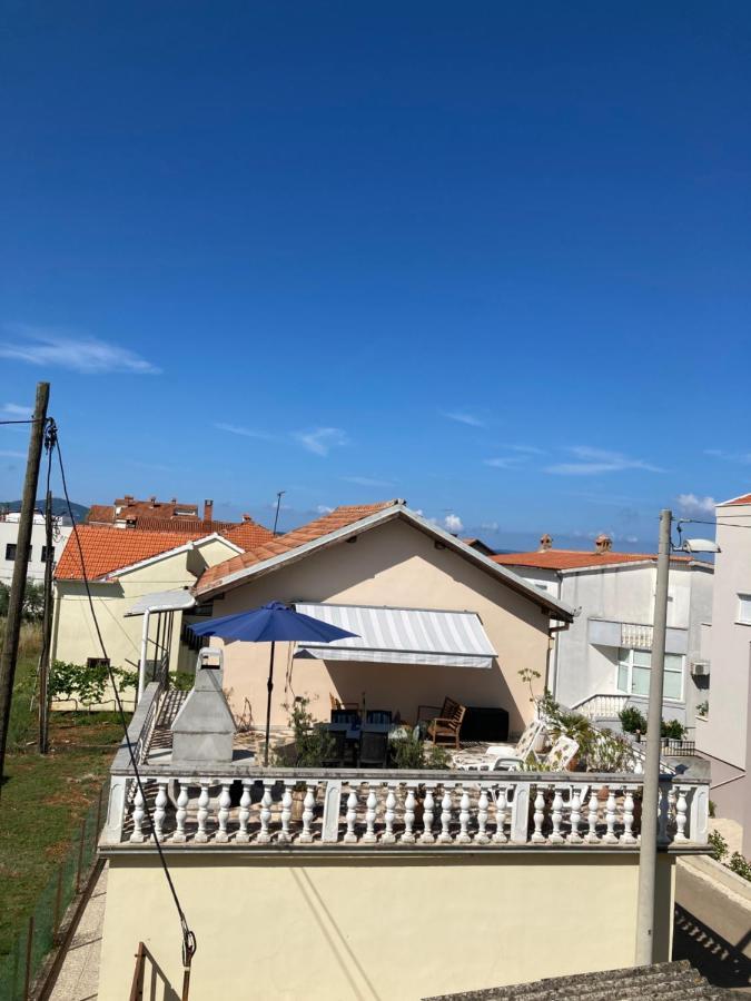 Apartmani Lovre I Zara المظهر الخارجي الصورة