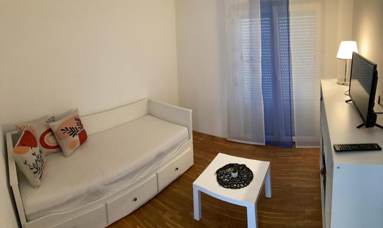 Apartmani Lovre I Zara المظهر الخارجي الصورة